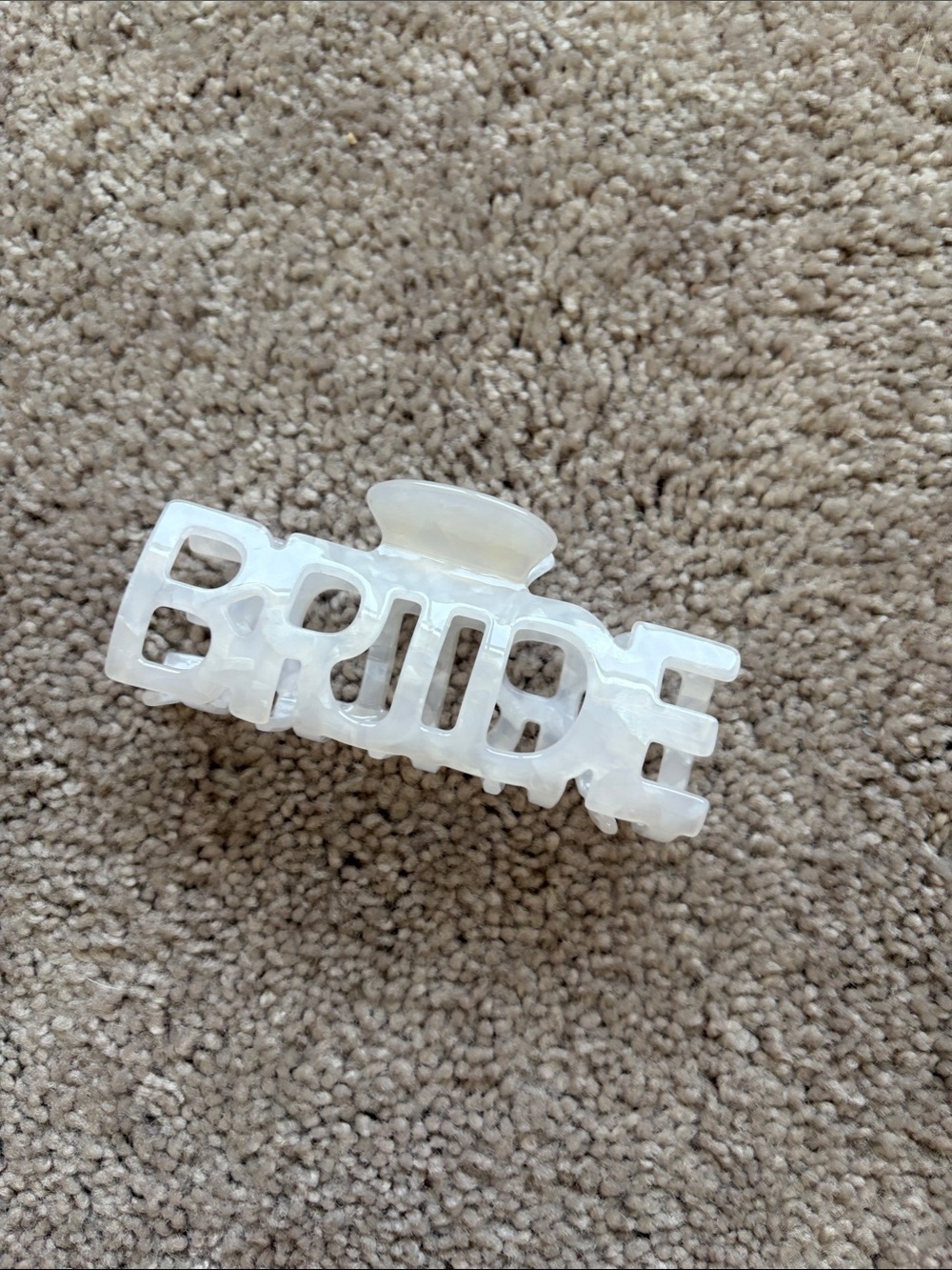 Source Unknown Pearl White 'BRIDE' Hair Claw Clip